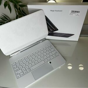 ✨ Magic Keyboard X8 for iPad ✨